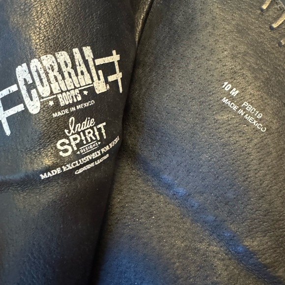 Corral boots. Size 10 - Picture 4 of 5